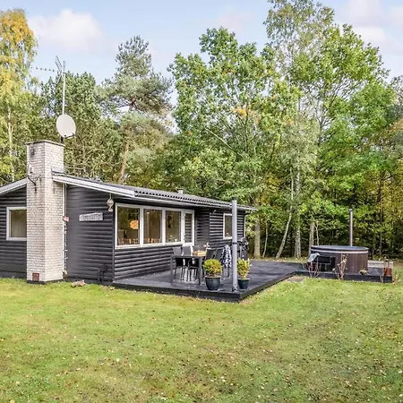 Lovely In With Kitchen Holiday home *