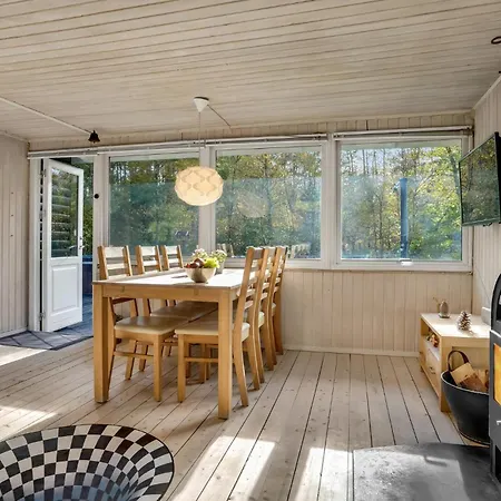 Lovely In With Kitchen